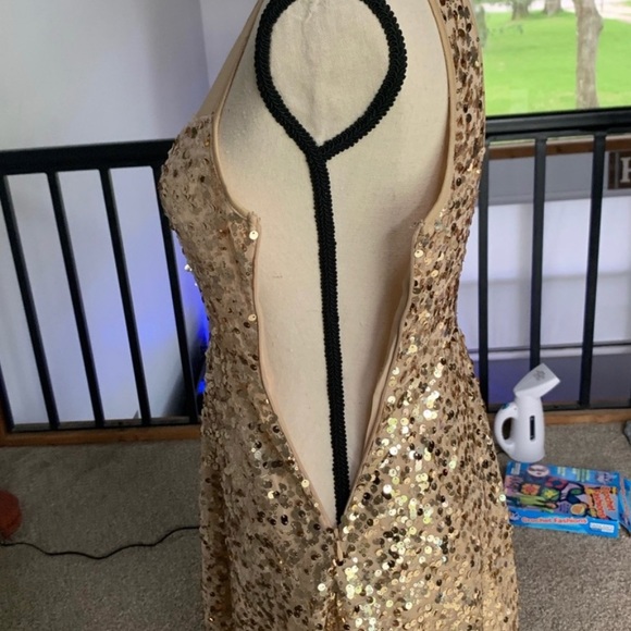 Red Clover Gold Sequin Cocktail Dress - Picture 6 of 11